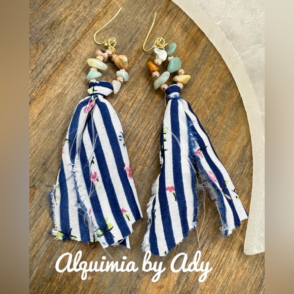 Alquimia Gold and Green Earrings - Picture 2 of 6